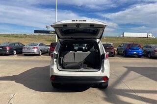 2015 Toyota Highlander LE — photo 12