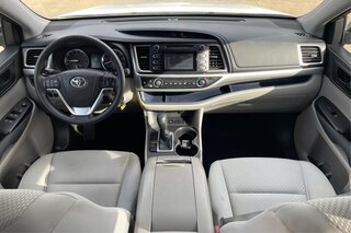 2015 Toyota Highlander LE — photo 15