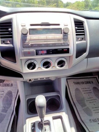 2011 Toyota Tacoma PreRunner — photo 16