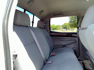 2011 Toyota Tacoma PreRunner — photo 24