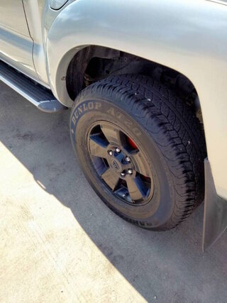 2011 Toyota Tacoma PreRunner — photo 27