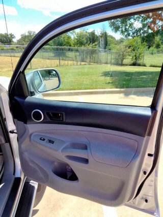 2011 Toyota Tacoma PreRunner — photo 20
