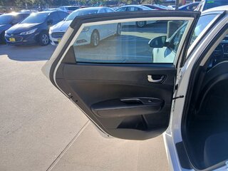 2020 Kia Optima LX — photo 11