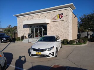2020 Kia Optima LX — photo 3