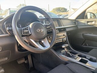 2020 Kia Optima LX — photo 6