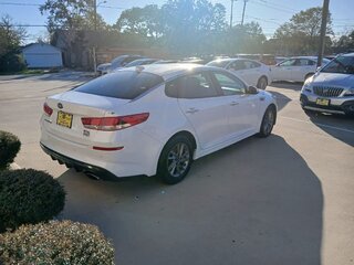 2020 Kia Optima LX — photo 13