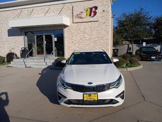 2020 Kia Optima LX — photo 2