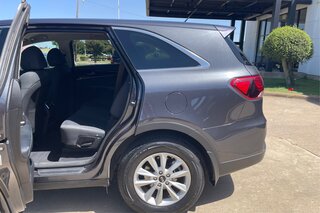 2019 Kia Sorento LX — photo 10