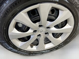 2024 Toyota Corolla LE — photo 11