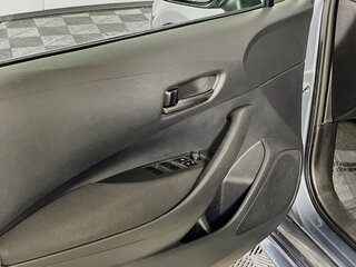 2025 Toyota Corolla LE — photo 14