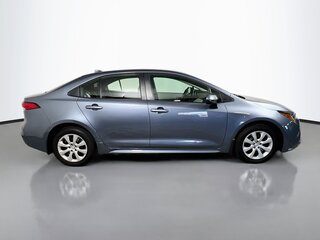 2026 Toyota Corolla LE — photo 2
