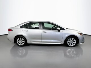 2026 Toyota Corolla LE — photo 2
