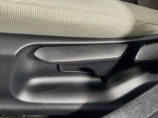 2025 Toyota Corolla LE — photo 13