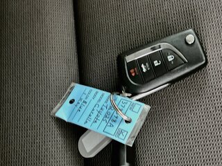 2025 Toyota Corolla LE — photo 32