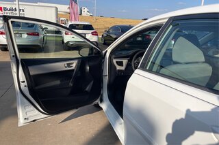 2016 Toyota Corolla LE — photo 21