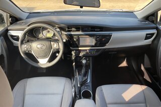 2016 Toyota Corolla LE — photo 15