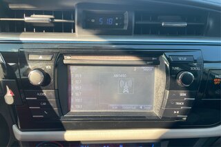2016 Toyota Corolla LE — photo 30