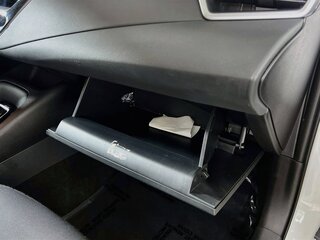 2021 Toyota Corolla LE — photo 29