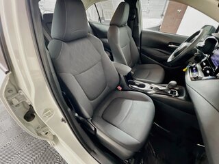 2021 Toyota Corolla LE — photo 25
