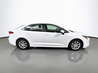2021 Toyota Corolla LE — photo 2