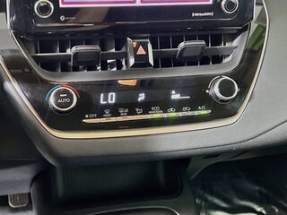 2021 Toyota Corolla LE — photo 20
