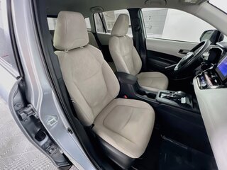 2026 Toyota Corolla Cross L — photo 26