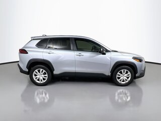 2026 Toyota Corolla Cross L — photo 2