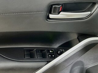 2025 Toyota Corolla Cross XLE — photo 14