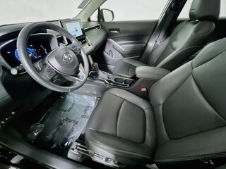 2025 Toyota Corolla Cross XLE — photo 12