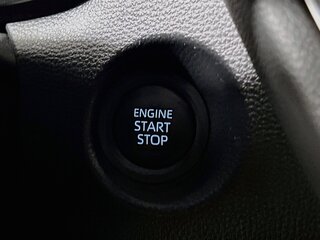 2025 Toyota Corolla Cross XLE — photo 20