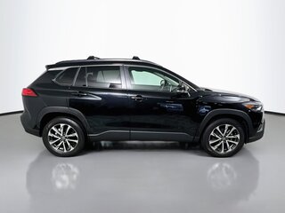 2025 Toyota Corolla Cross XLE — photo 2