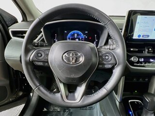 2025 Toyota Corolla Cross XLE — photo 15