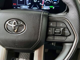 2025 Toyota Sequoia SR5 — photo 17