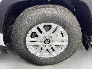 2025 Toyota Sequoia SR5 — photo 11