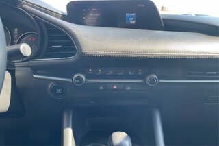 2019 Mazda MAZDA3 Base — photo 13