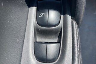 2021 Nissan Rogue Sport S — photo 27
