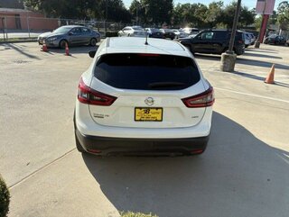 2022 Nissan Rogue Sport S — photo 15