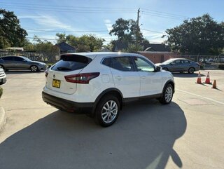 2022 Nissan Rogue Sport S — photo 14