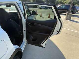 2022 Nissan Rogue Sport S — photo 13