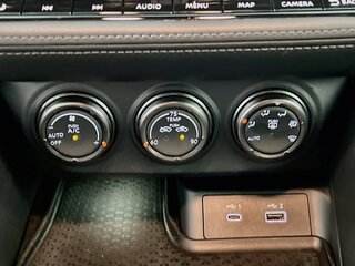 2025 Nissan Z Performance — photo 23