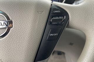 2015 Nissan Quest S — photo 25