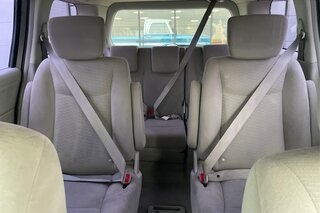 2015 Nissan Quest S — photo 30