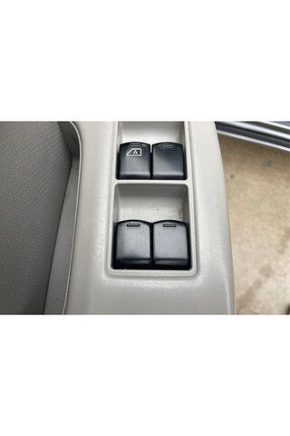 2015 Nissan Quest S — photo 26