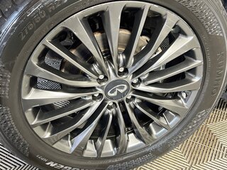 2023 Infiniti QX80 Sensory 4WD — photo 11
