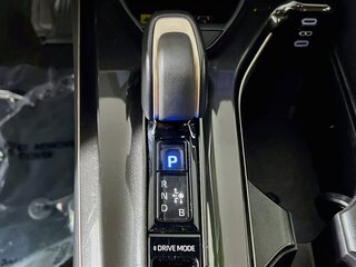 2024 Toyota Crown XLE — photo 21