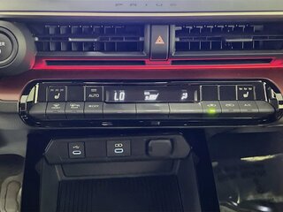 2025 Toyota Prius XSE — photo 22
