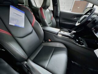 2025 Toyota Prius XSE — photo 27