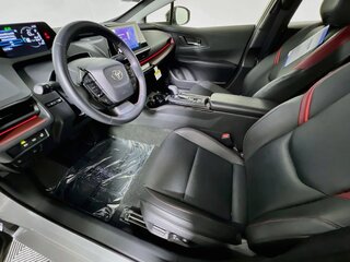 2025 Toyota Prius XSE — photo 11