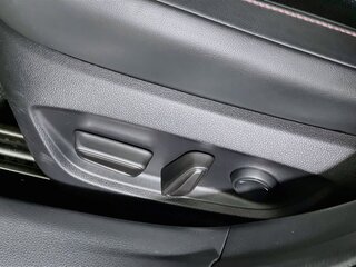 2025 Toyota Prius XSE — photo 12