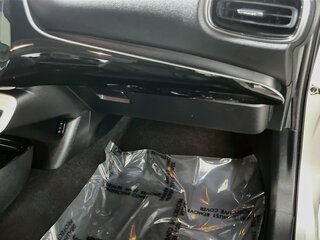 2017 Toyota Prius Four — photo 32